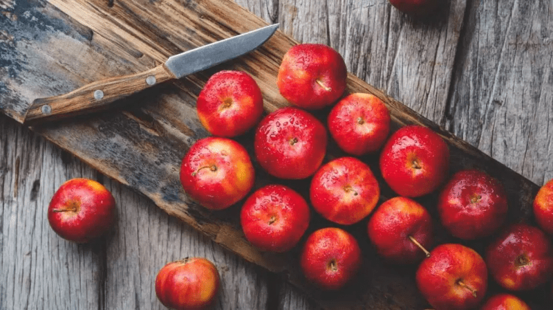 Яблоки, прогулки, голод и другие способы снизить холестерин без лекарств