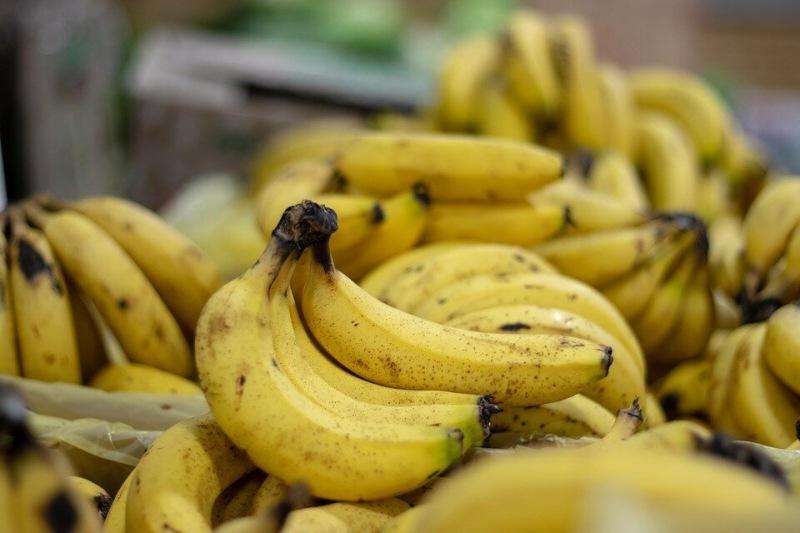 Почему стоит выбирать в магазине бананы с коричневыми пятнами