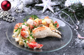 Оливье с крабовым мясом и мимоза с копченой форелью: неожиданные интерпретации новогодних салатов от шеф-повара «Черетто море»