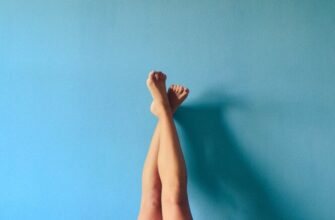 Гладкие стопы: как сохранить кожу на ногах идеальной без походов в салон