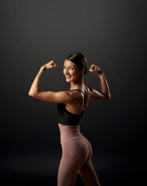 Мобилити-комплекс для офисных работников: как вернуть гибкость и избавиться от зажимов Елизавета Прокудина, фитнес-тренер, инструктор персональных и групповых программ, тренер по функциональному и силовому тренингу, стретчингу, пилатесу