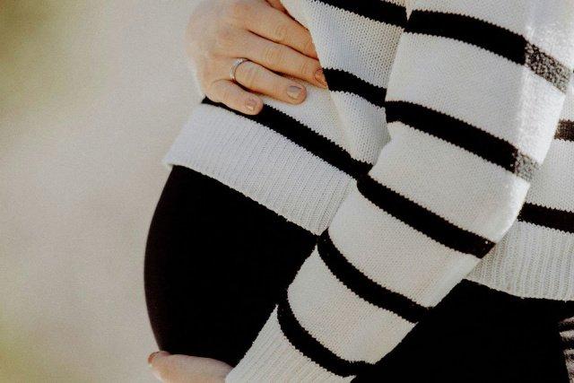 Гимнастика для беременных во 2 триместре: безопасные упражнения для домашних занятий Гимнастика для беременных во 2 триместре: безопасные упражнения для домашних занятий